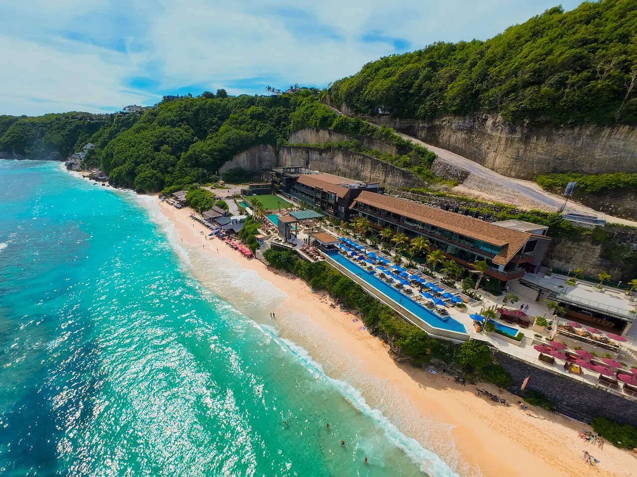 Top 12 Best Beach Clubs in Uluwatu, Bali (2026): The Real Minimum-Spend Guide