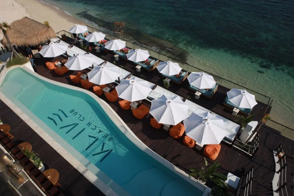 Top 12 Best Beach Clubs in Uluwatu, Bali (2026): The Real Minimum-Spend Guide
